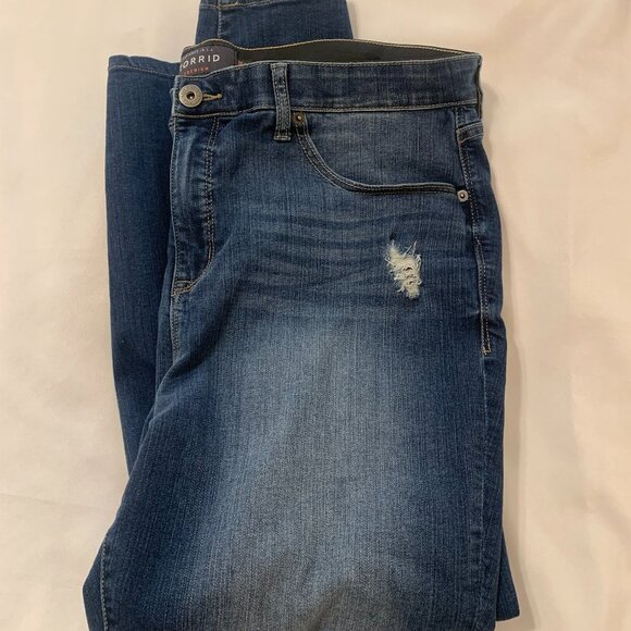 Torrid Sky High Skinny 20R Premium Distressed Jeans - Picture 1 of 9